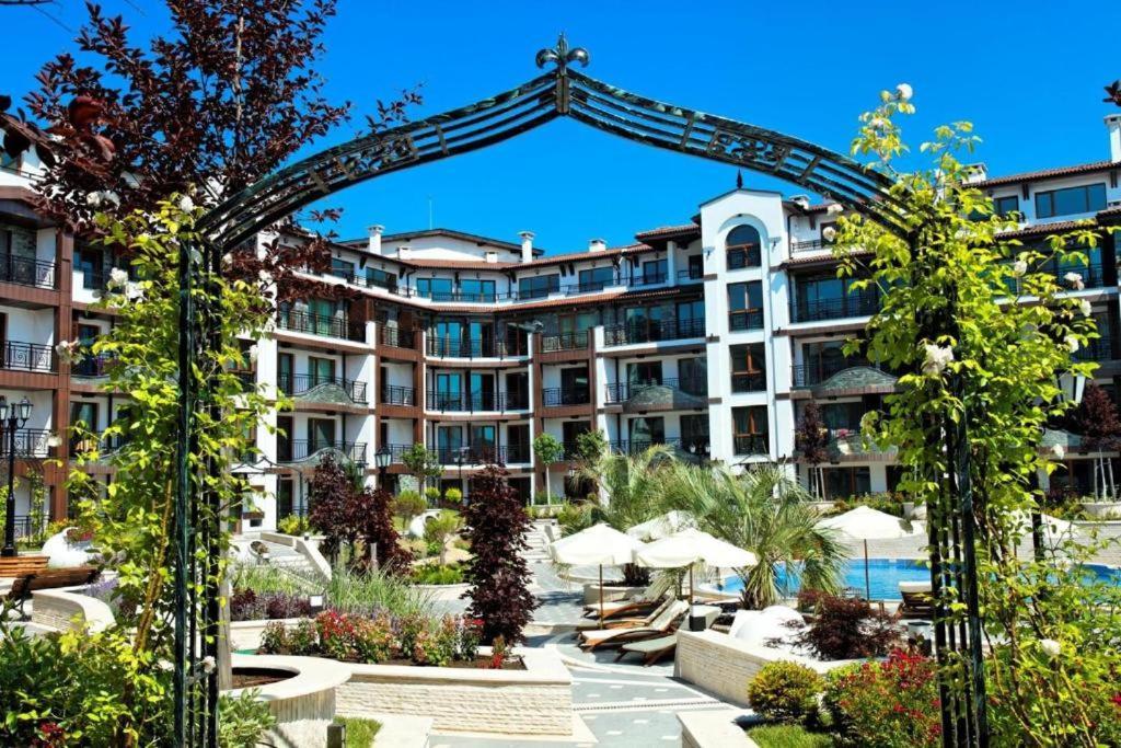 Boutique Rose Gardens Pomorie Aparthotel Exterior foto