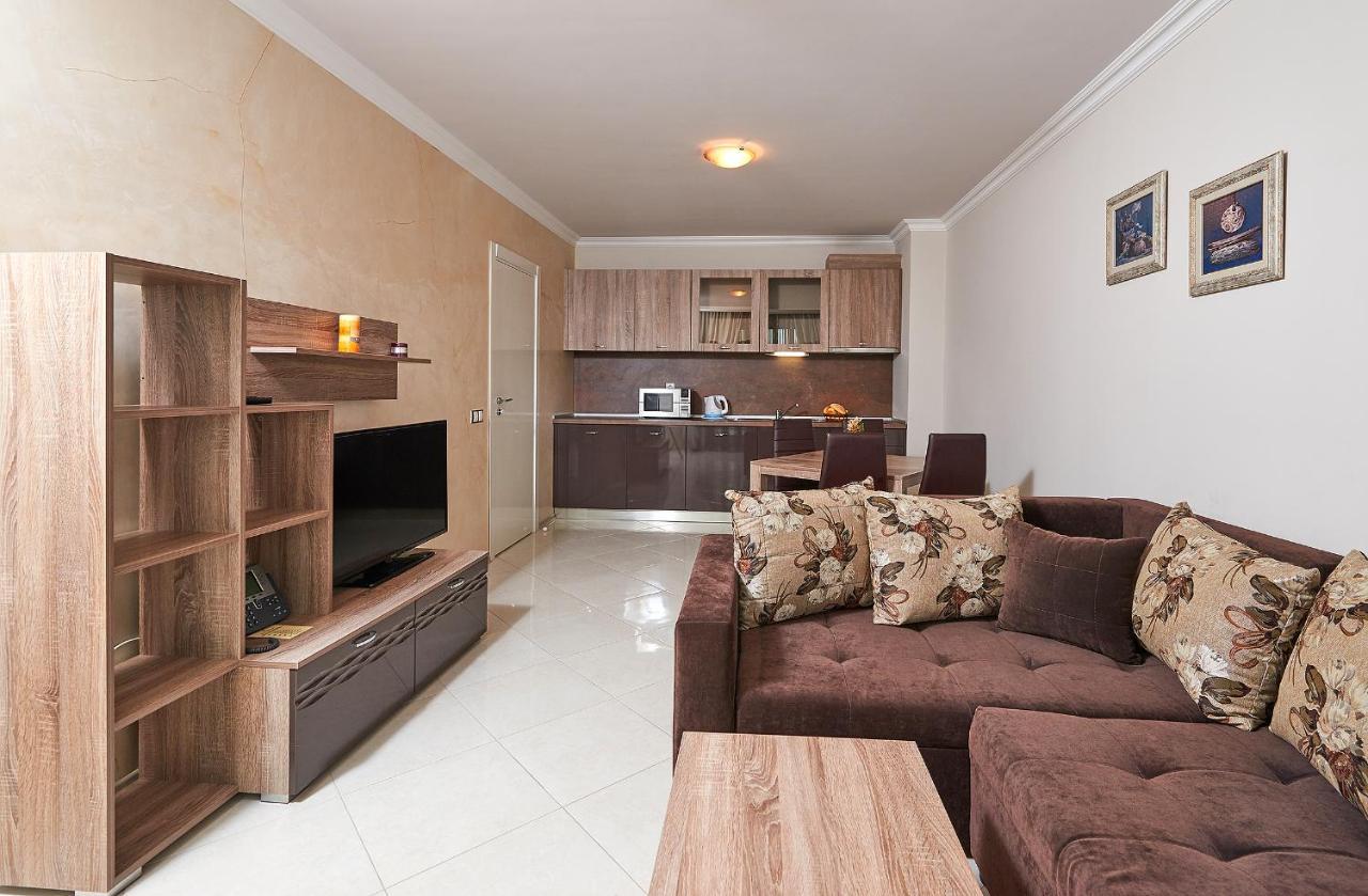 Boutique Rose Gardens Pomorie Aparthotel Exterior foto