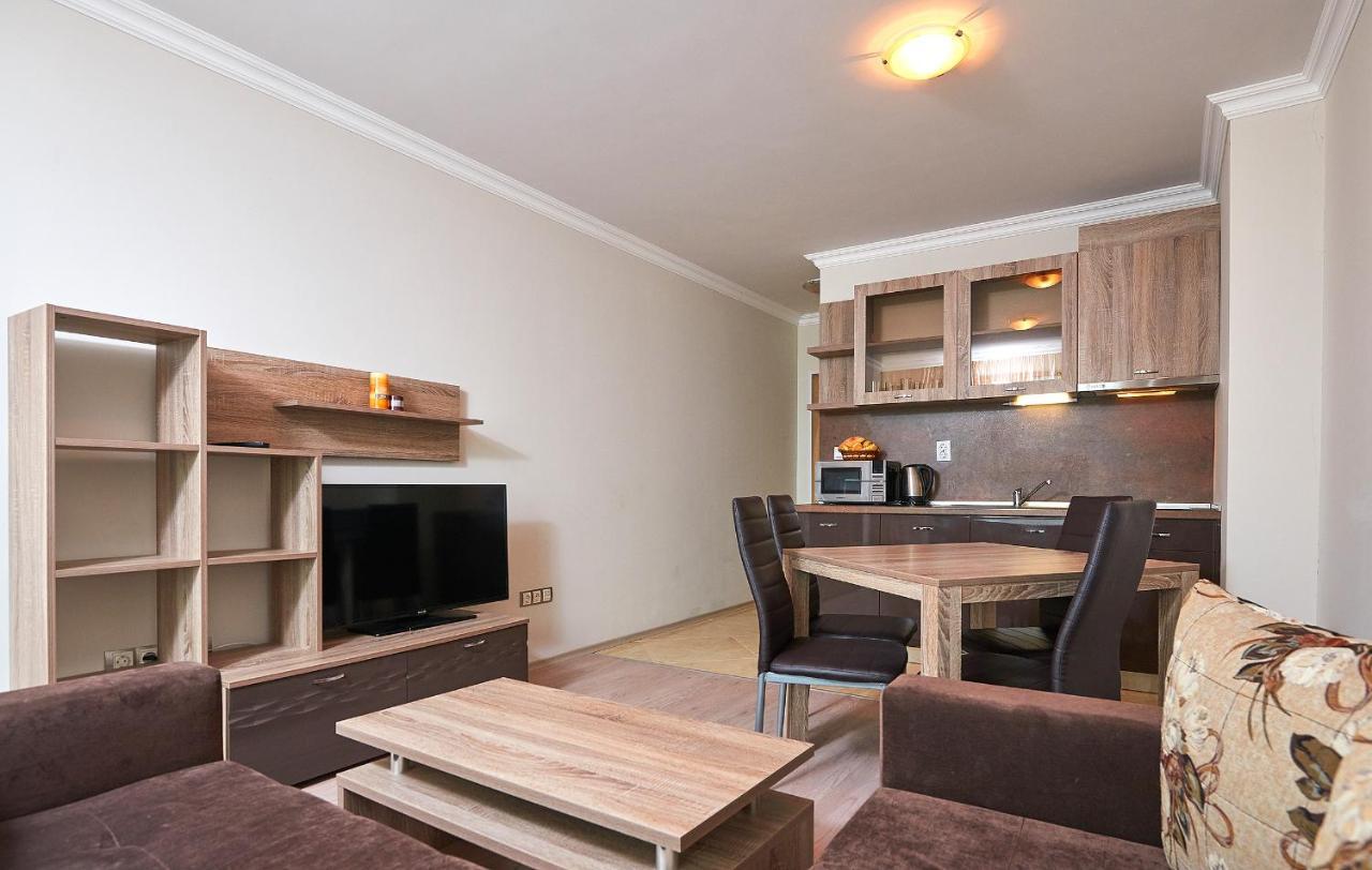 Boutique Rose Gardens Pomorie Aparthotel Exterior foto