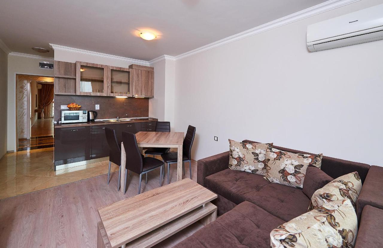 Boutique Rose Gardens Pomorie Aparthotel Exterior foto