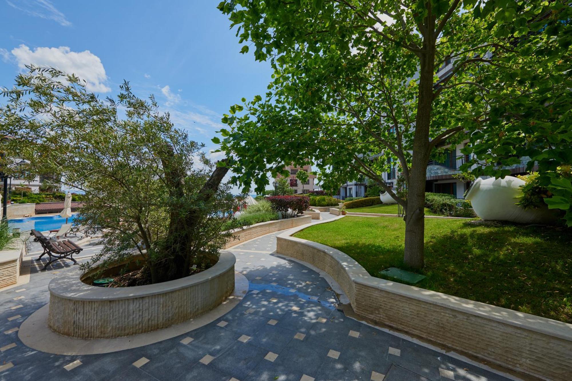 Boutique Rose Gardens Pomorie Aparthotel Exterior foto