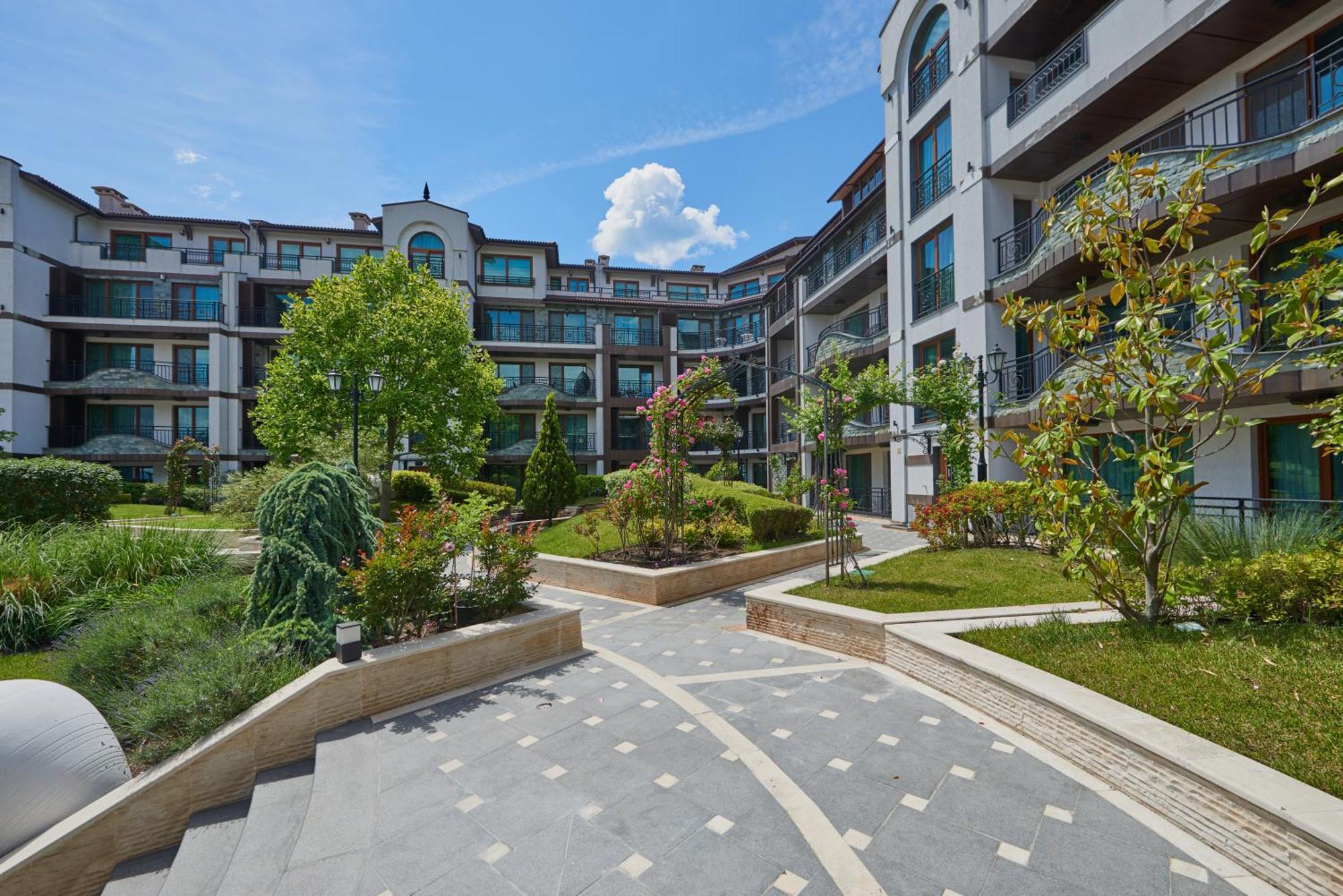 Boutique Rose Gardens Pomorie Aparthotel Exterior foto